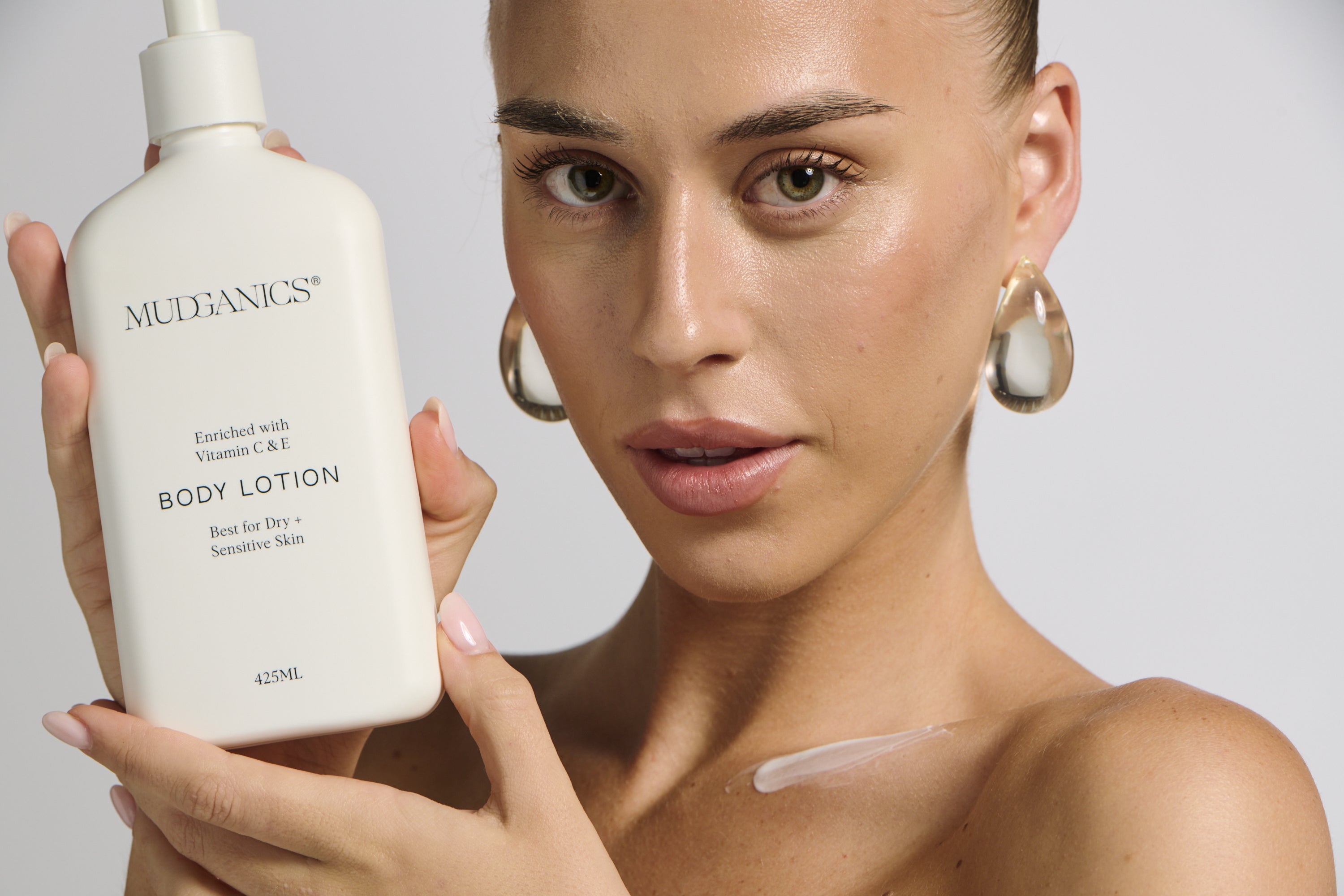 How to Choose a Body Lotion for Sensitive, Mature Skin